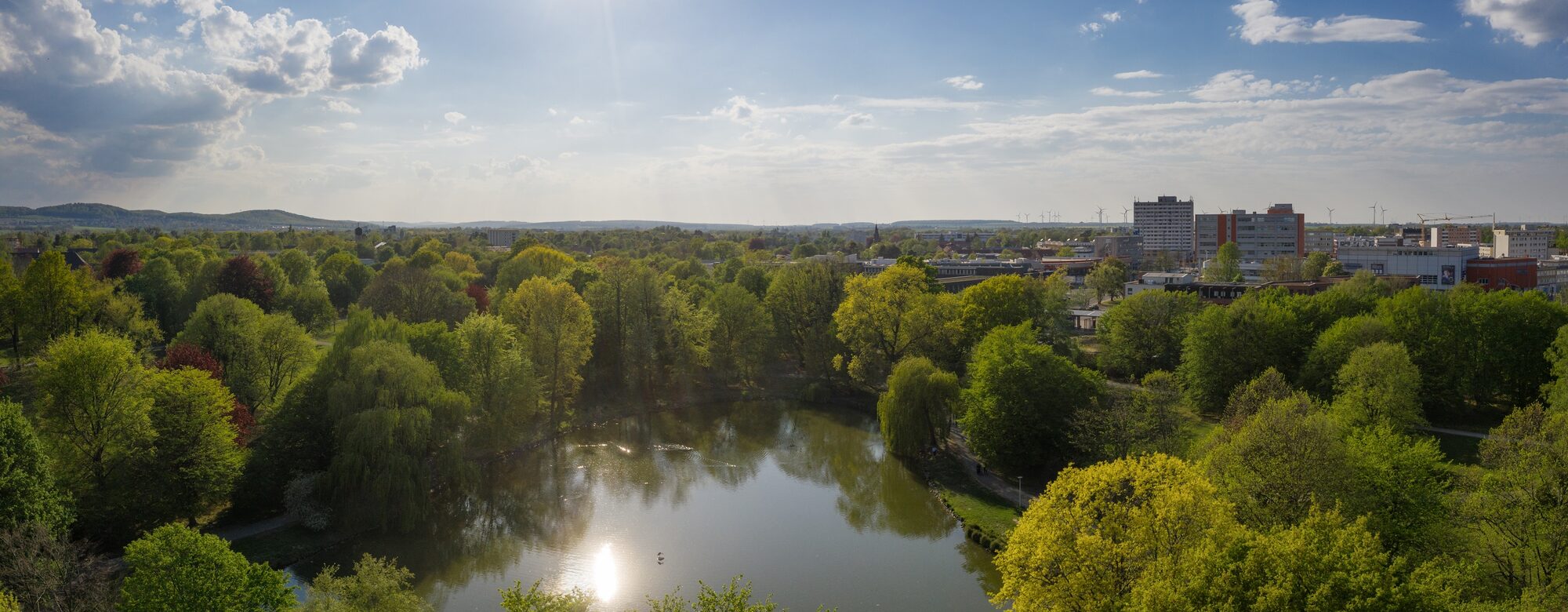 Der Stadtpark in Lebenstedt aus der Luft fotografiert.