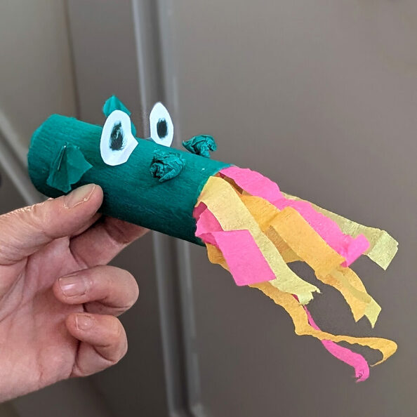 Beispiel für einen selbst gebastelten Feuerdrachen.