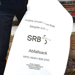 Der SRB stellt für den Frühjahrsputz Abfallsäcke zur Verfügung.