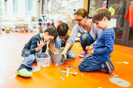 Mit Kindern die Wunder des Alltags entdecken und spielerisch Mathematik, Informatik, Naturwissenschaften und Technik vermitteln.