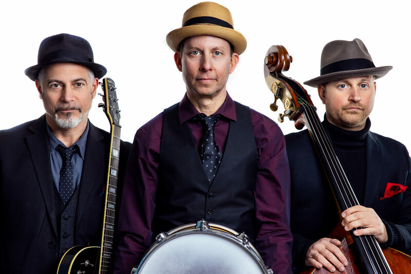 Drei der besten und härtesten Sessionmusiker New Yorks. Angeführt vom preisgekrönten Schlagzeuger, Autor und Pädagogen Daniel Glass gehören Sean Harkness an der Gitarre und Michael O'Brien am Bass zu Band.