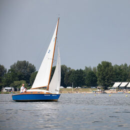 Segelboot auf dem Salzgittersee
