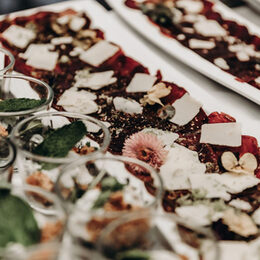Buffet mit Leckereien.