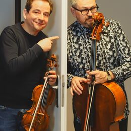 Ulf Schneider (Violine) & Leonid Gorokhov (Violoncello) präsentieren „Vom Wassertropfen zum Bach und Mehr“.
