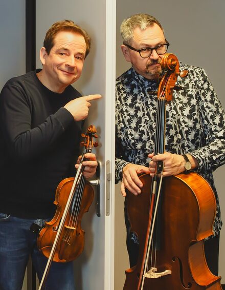 Ulf Schneider (Violine) & Leonid Gorokhov (Violoncello) präsentieren „Vom Wassertropfen zum Bach und Mehr“.