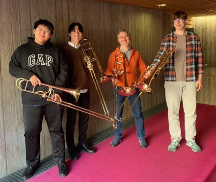 Das Blechbläserensemble Trombone Colors Quartett" mit (von links): Runyu Yu, Sangwoo Kim, Volkmar Dietrich und Nojus Vaupsas tritt im Fürstensaal auf.