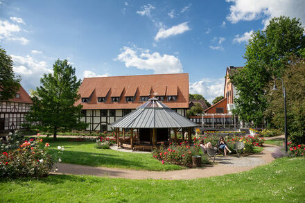 Gradierpavillion im Rosengarten