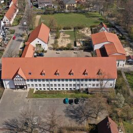 Am Tag der Städtebauförderung wird der neue Vorplatz vor der Grundschule in Steterburg eingeweiht. Alle Bürgerinnen und Bürger sind eingeladen.